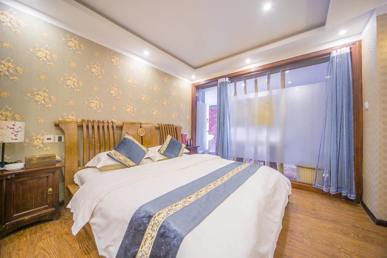 Lijiang Half Moon Bay Inn Dış mekan fotoğraf