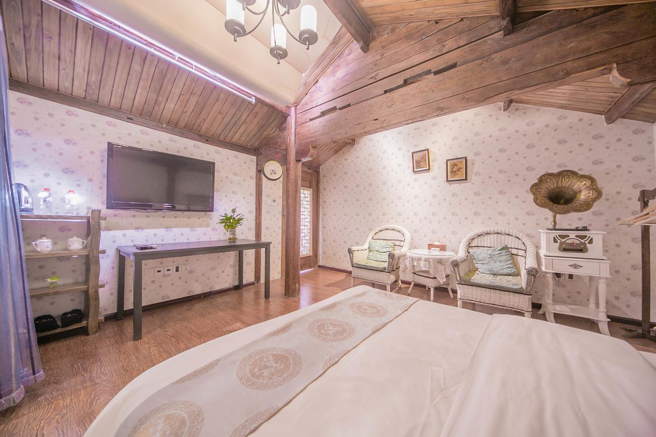 Lijiang Half Moon Bay Inn Dış mekan fotoğraf