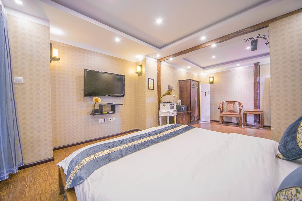 Lijiang Half Moon Bay Inn Dış mekan fotoğraf