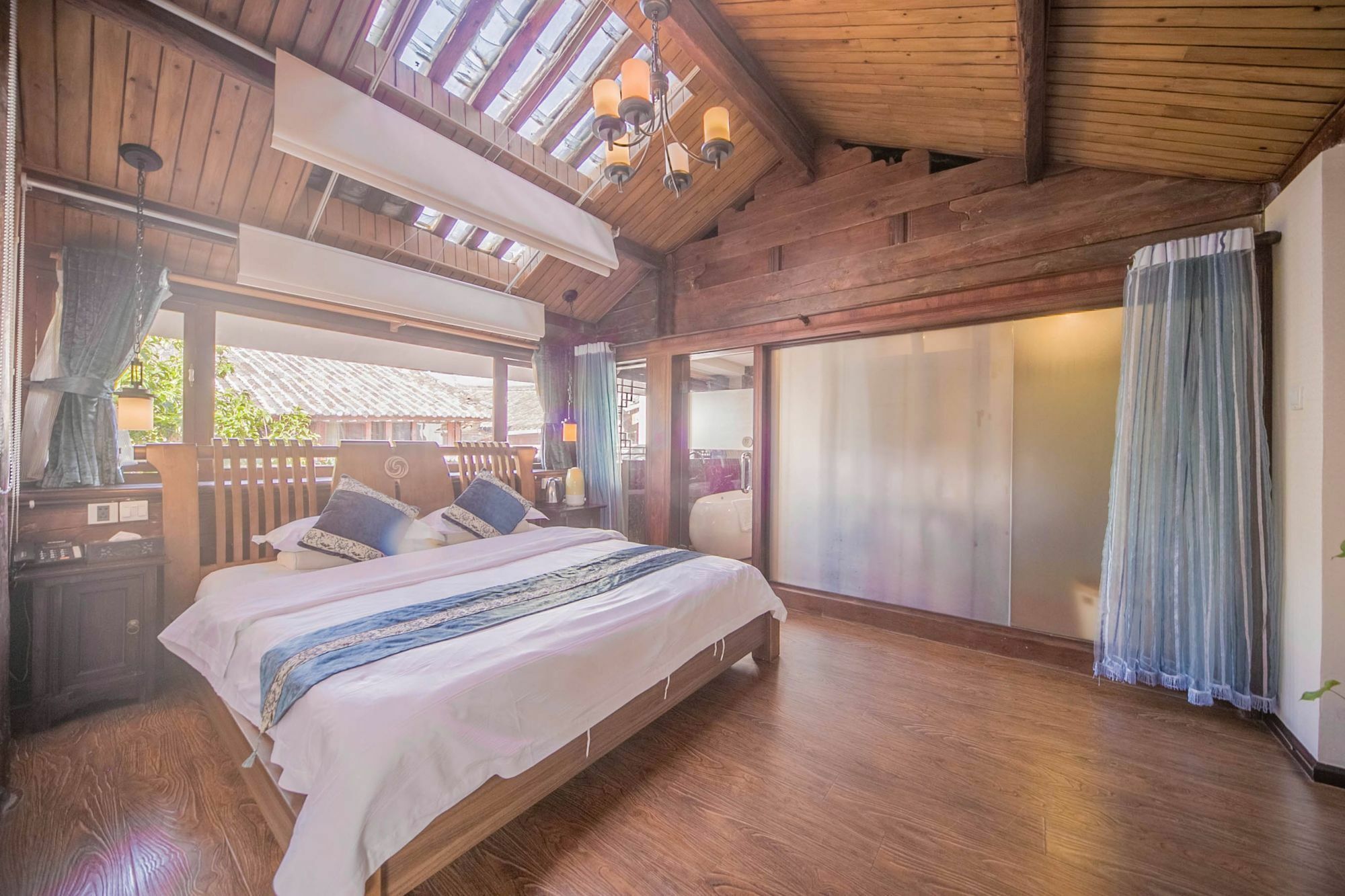 Lijiang Half Moon Bay Inn Dış mekan fotoğraf