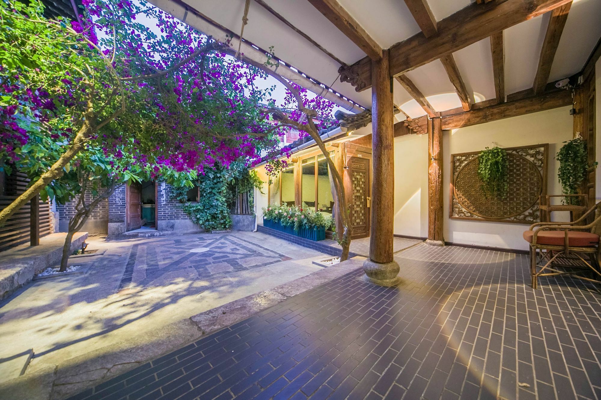 Lijiang Half Moon Bay Inn Dış mekan fotoğraf