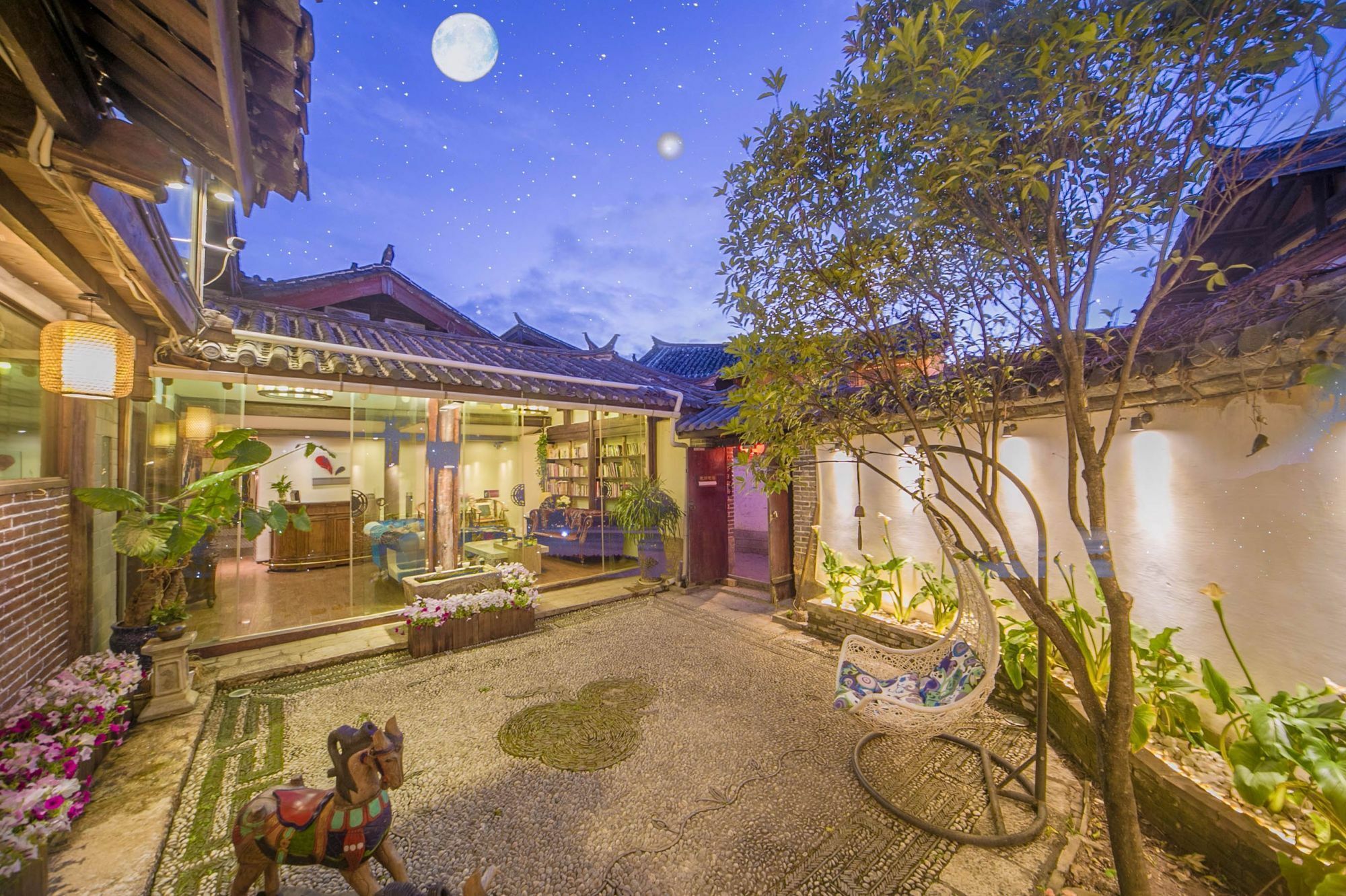 Lijiang Half Moon Bay Inn Dış mekan fotoğraf