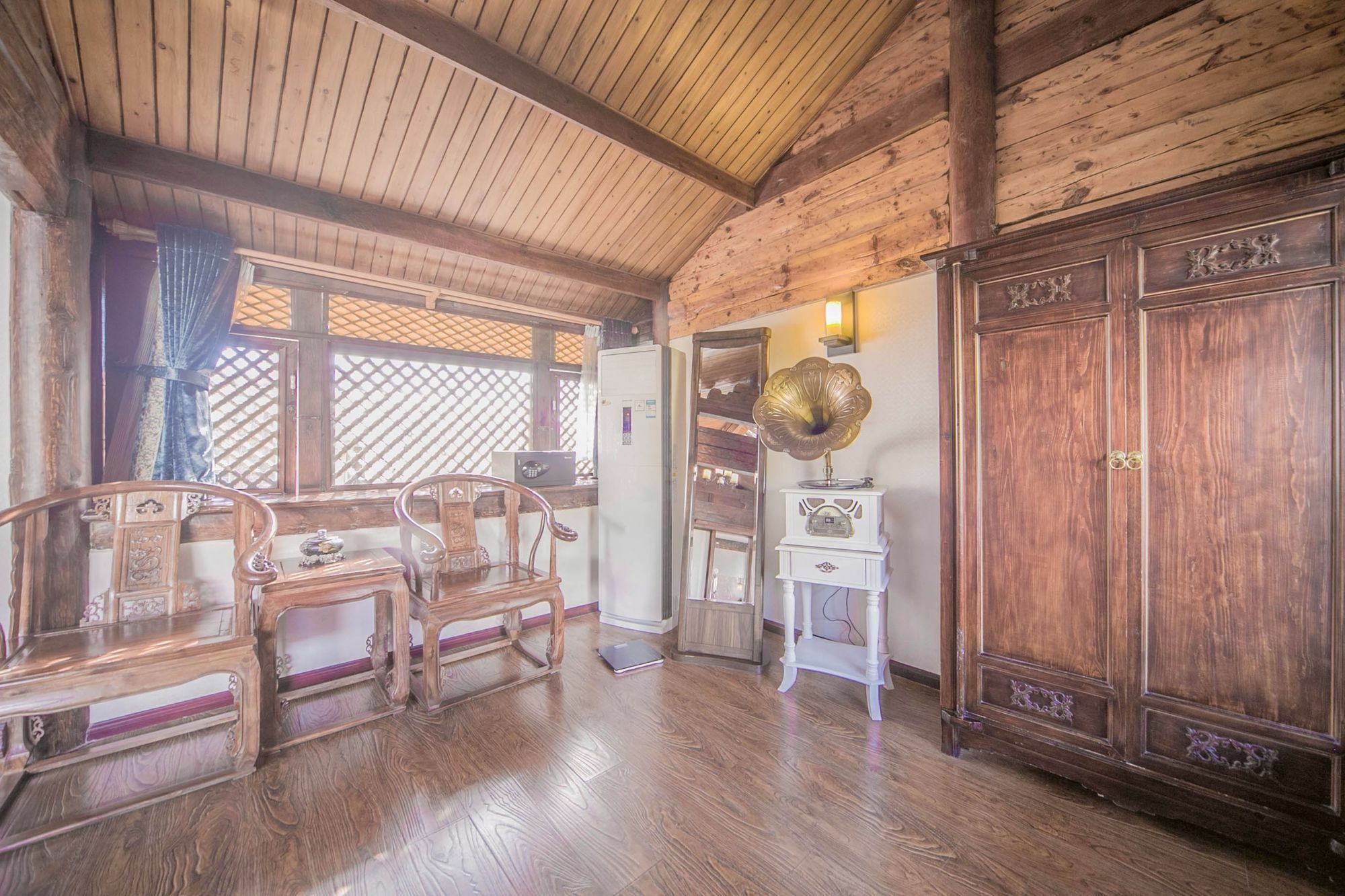 Lijiang Half Moon Bay Inn Dış mekan fotoğraf