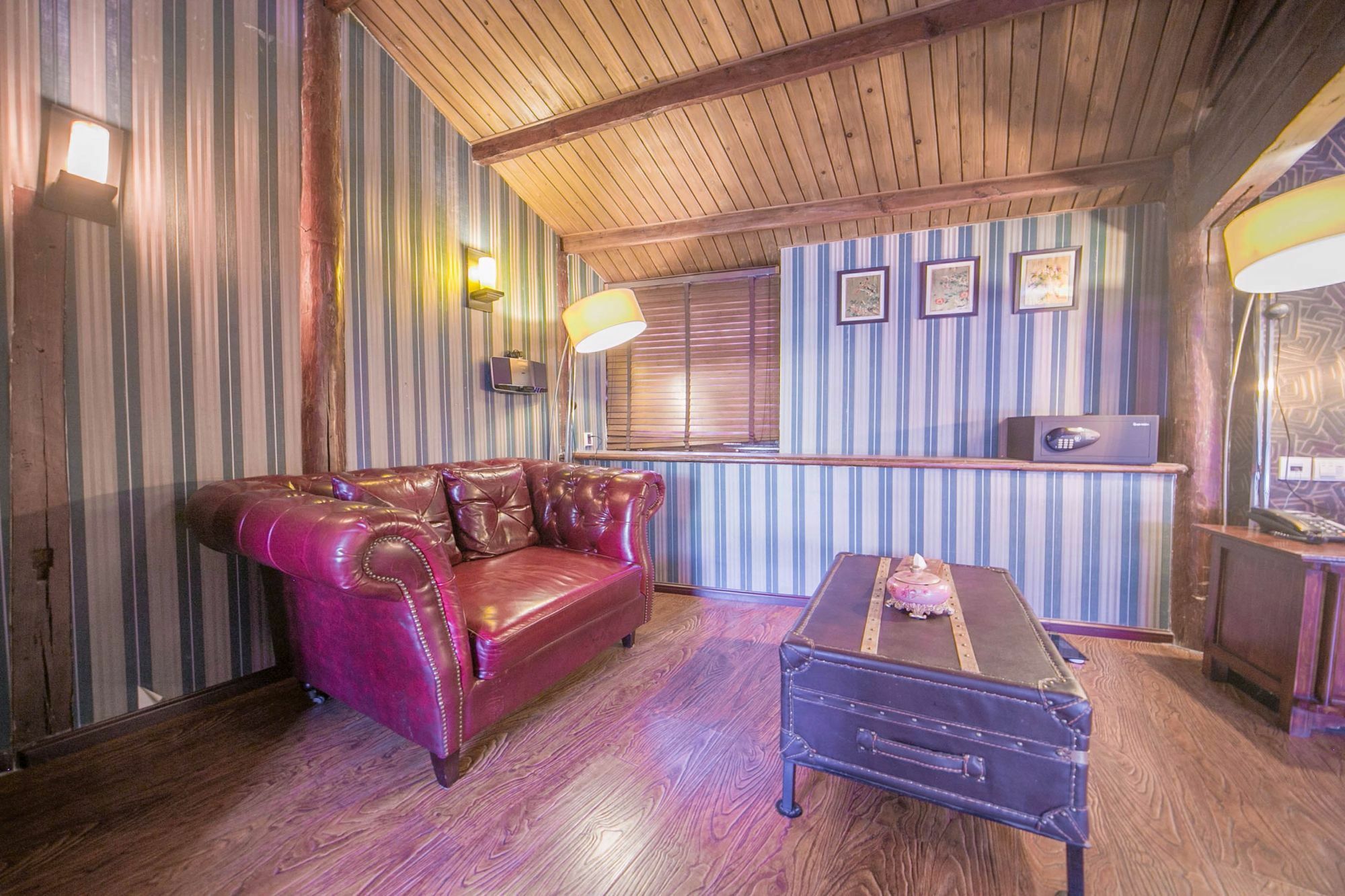 Lijiang Half Moon Bay Inn Dış mekan fotoğraf