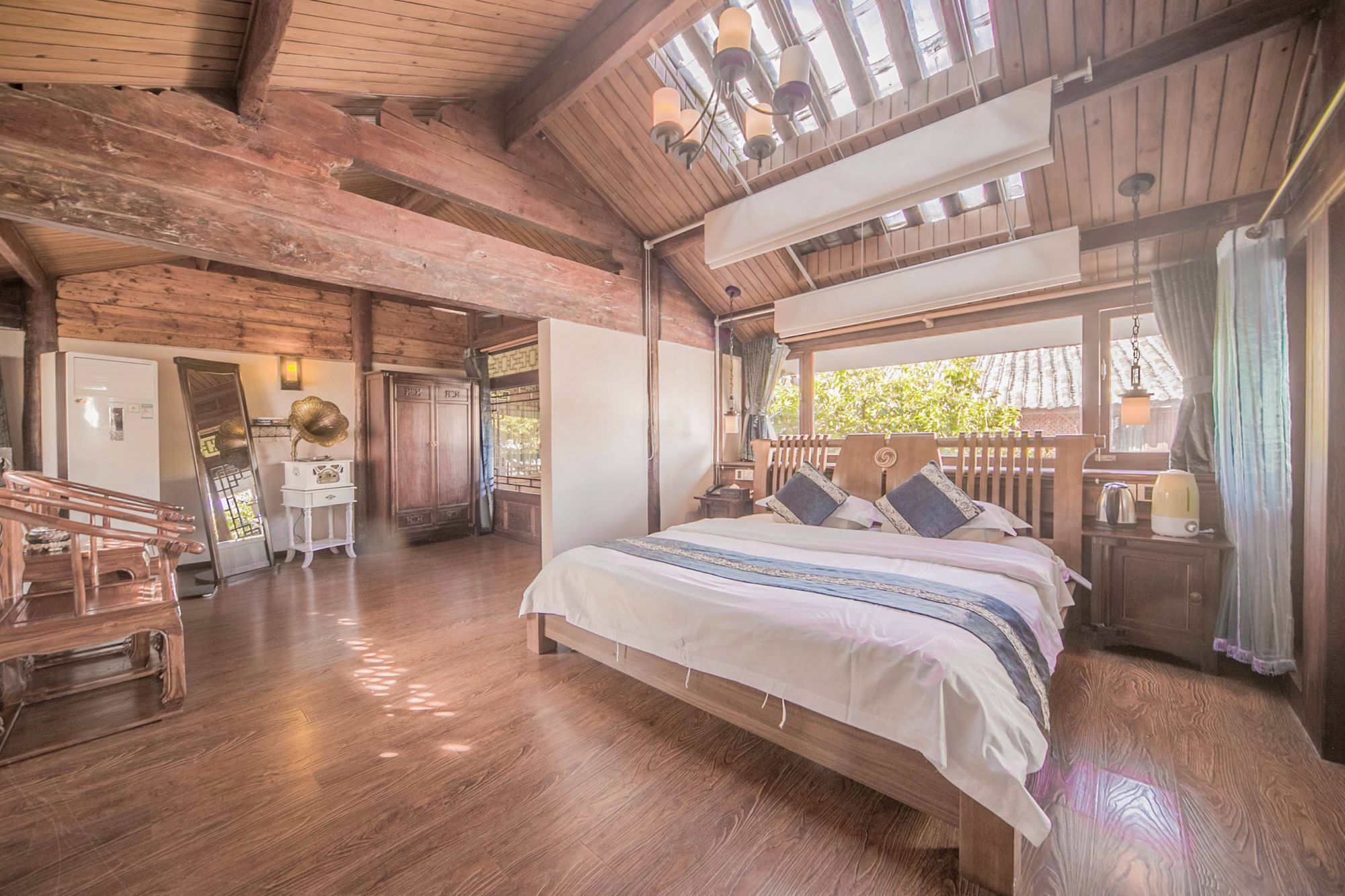 Lijiang Half Moon Bay Inn Dış mekan fotoğraf