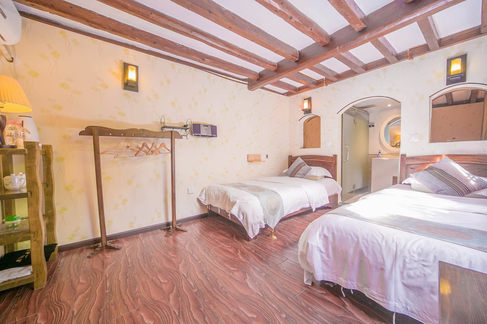 Lijiang Half Moon Bay Inn Dış mekan fotoğraf
