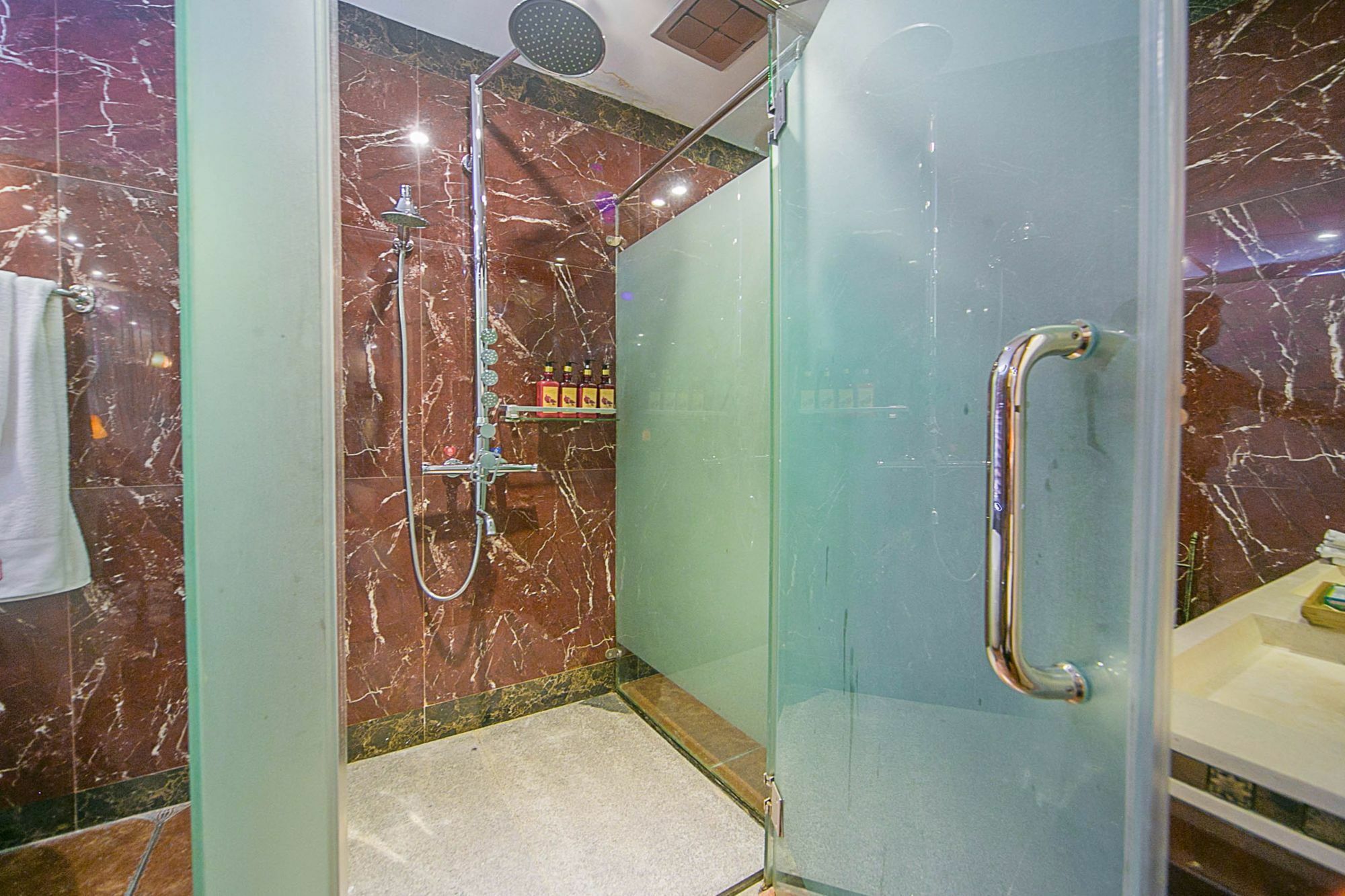 Lijiang Half Moon Bay Inn Dış mekan fotoğraf