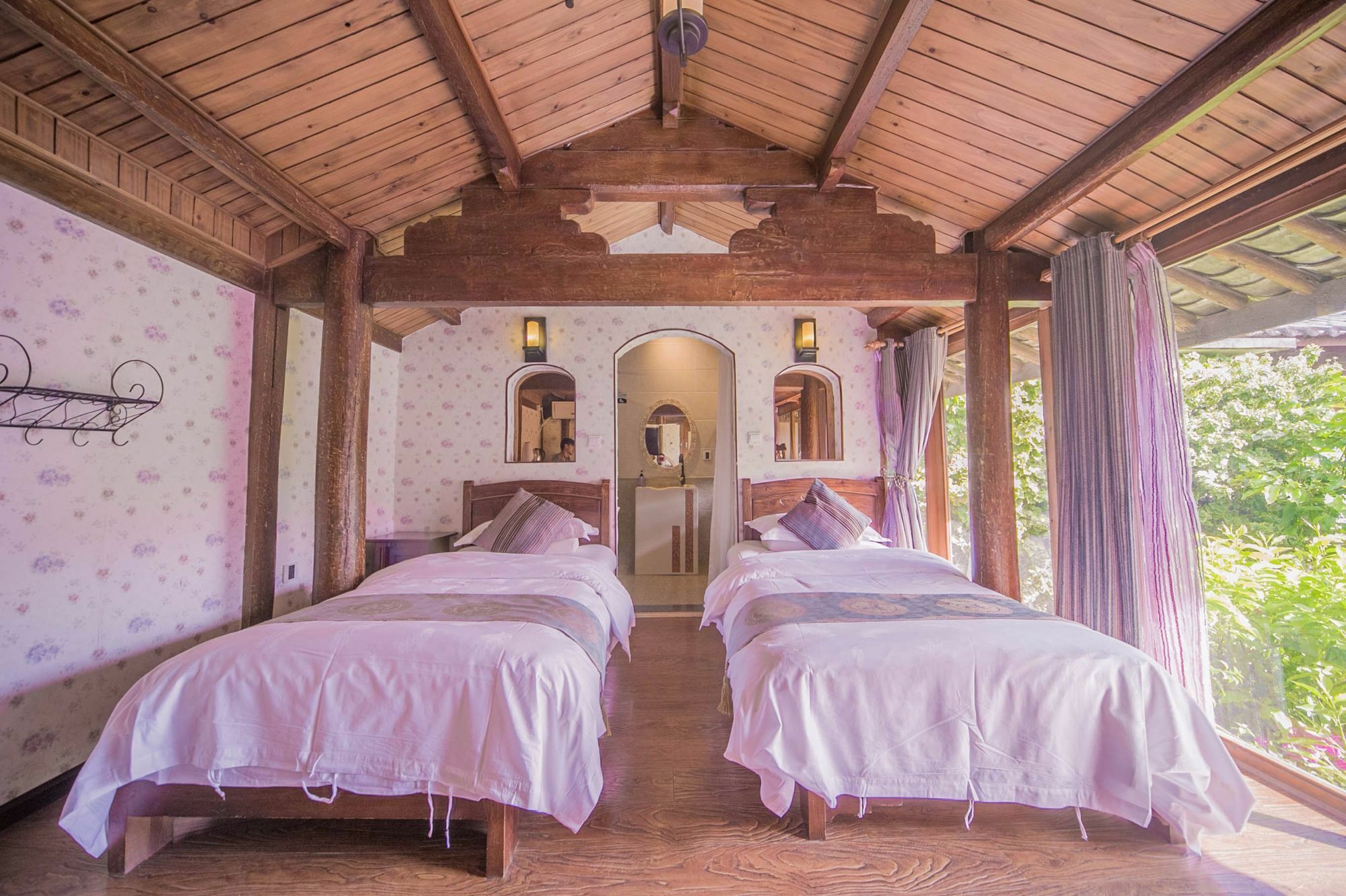 Lijiang Half Moon Bay Inn Dış mekan fotoğraf